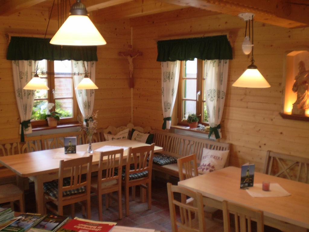 Weingut- Gaestezimmer Marko 루트스카치 외부 사진