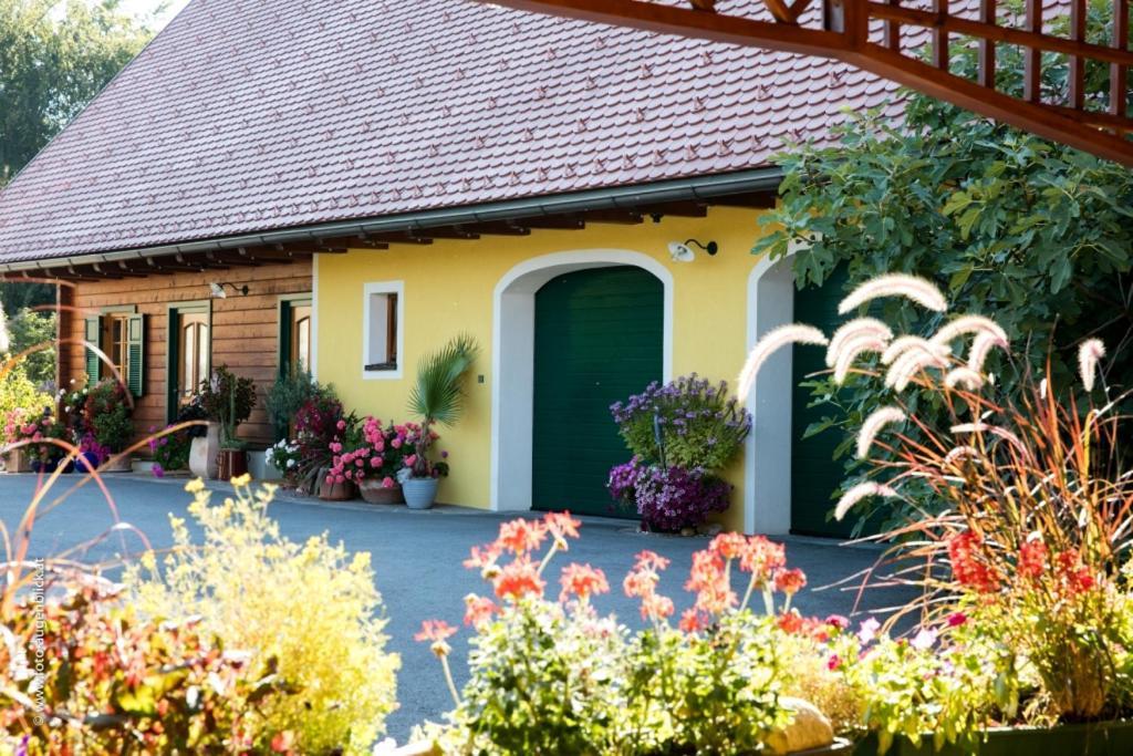 Weingut- Gaestezimmer Marko 루트스카치 외부 사진